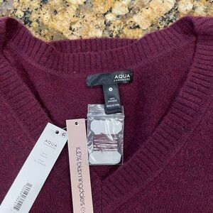 Aqua Cashmere Deep Burgundy 100% cashmere v neck sweater